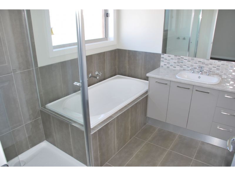 1/5 Raftery Road, Kialla VIC 3631