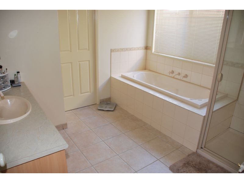 7/2-4 Ross Alan Drive, Shepparton VIC 3630