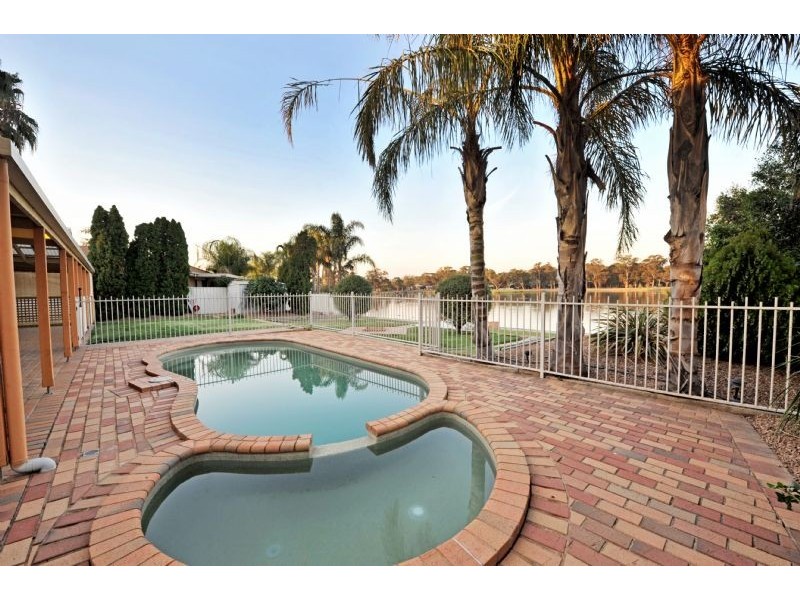 8 Craigmuir Drive, Mooroopna VIC 3629