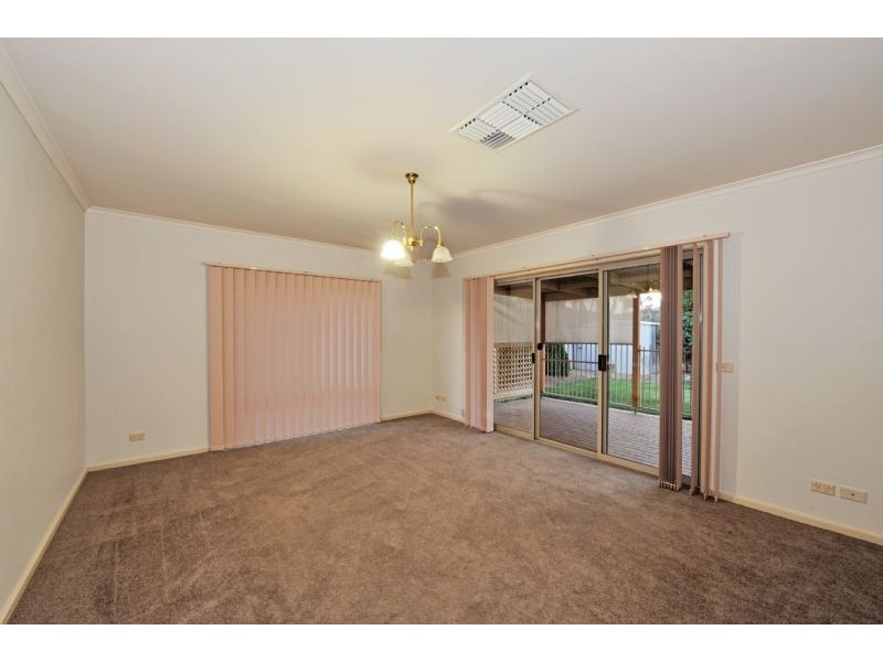 8 Craigmuir Drive, Mooroopna VIC 3629