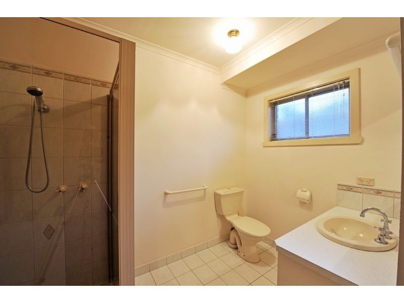 8 Craigmuir Drive, Mooroopna VIC 3629