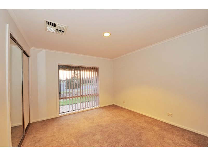 8 Craigmuir Drive, Mooroopna VIC 3629