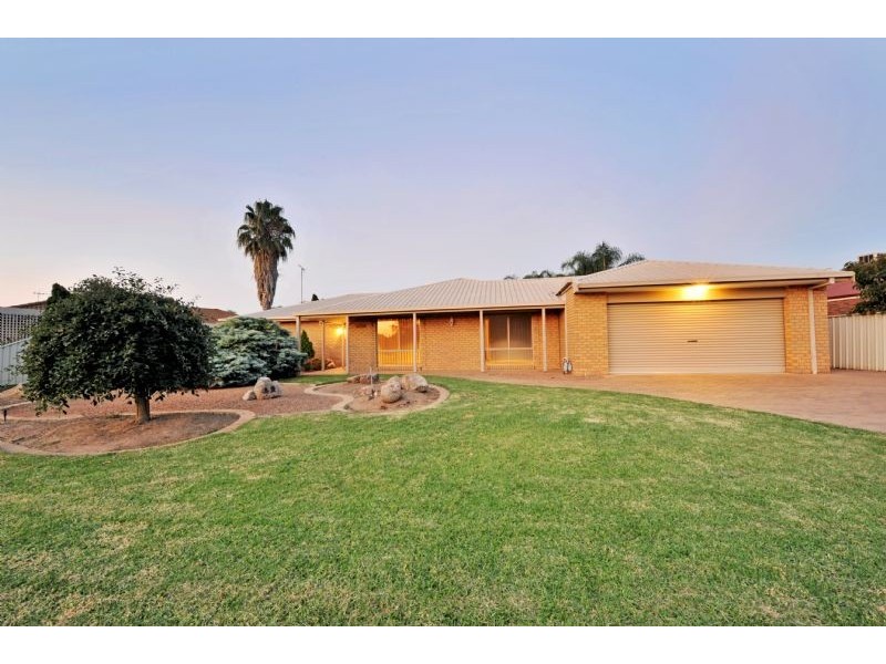 8 Craigmuir Drive, Mooroopna VIC 3629