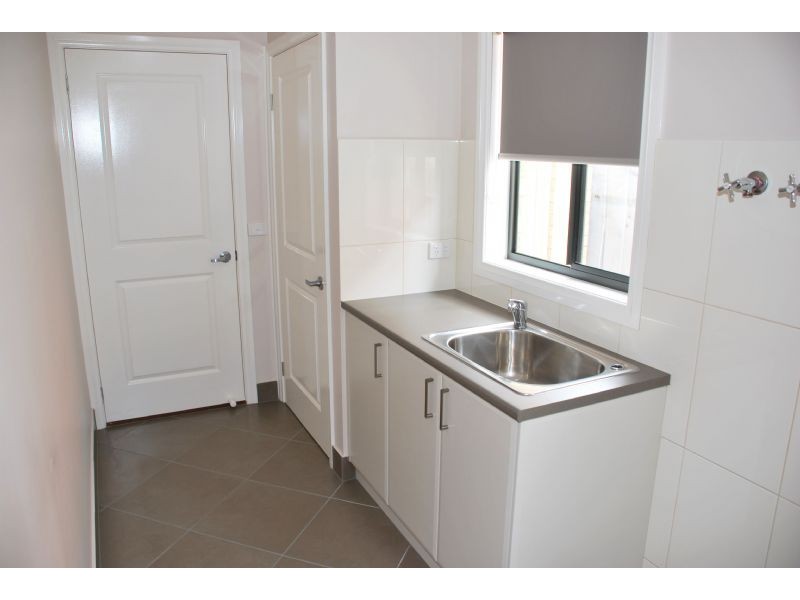 2/21 Numurkah Road, Shepparton VIC 3630