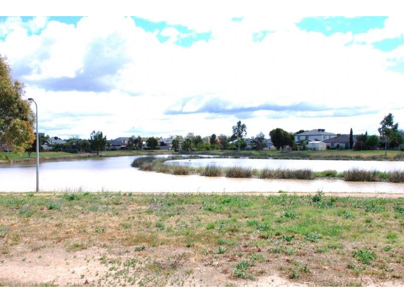 9 Nillahcootie Crescent, Kialla VIC 3631