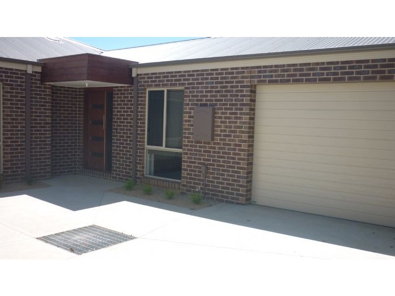 2/17 Dunkirk Avenue, Shepparton VIC 3630
