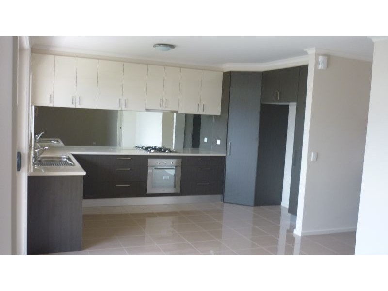 2/17 Dunkirk Avenue, Shepparton VIC 3630