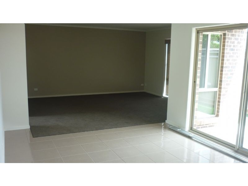 2/17 Dunkirk Avenue, Shepparton VIC 3630