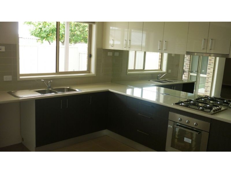 2/17 Dunkirk Avenue, Shepparton VIC 3630