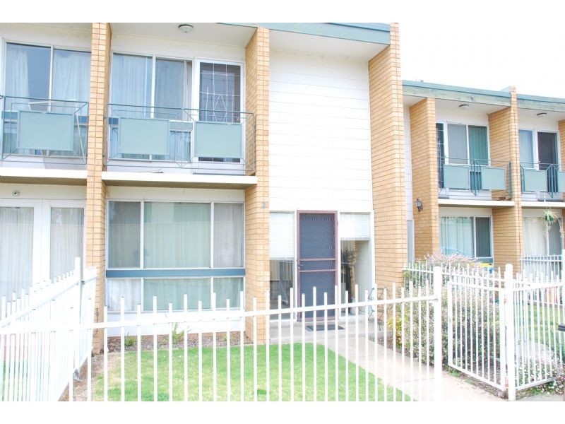 2/10 Hayes Street, Shepparton VIC 3630