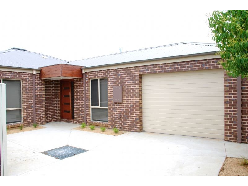 2/17 Dunkirk Avenue, Shepparton VIC 3630
