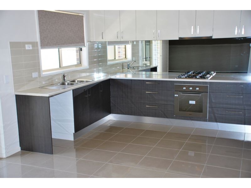 2/17 Dunkirk Avenue, Shepparton VIC 3630