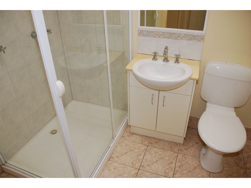 8/10 Hayes, Shepparton VIC 3630