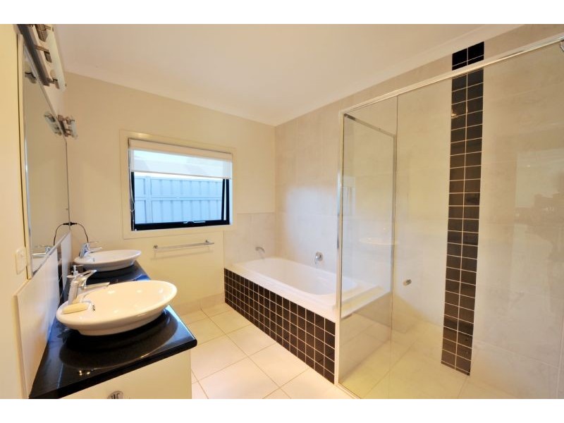 16 Friesian Crescent, Shepparton VIC 3630