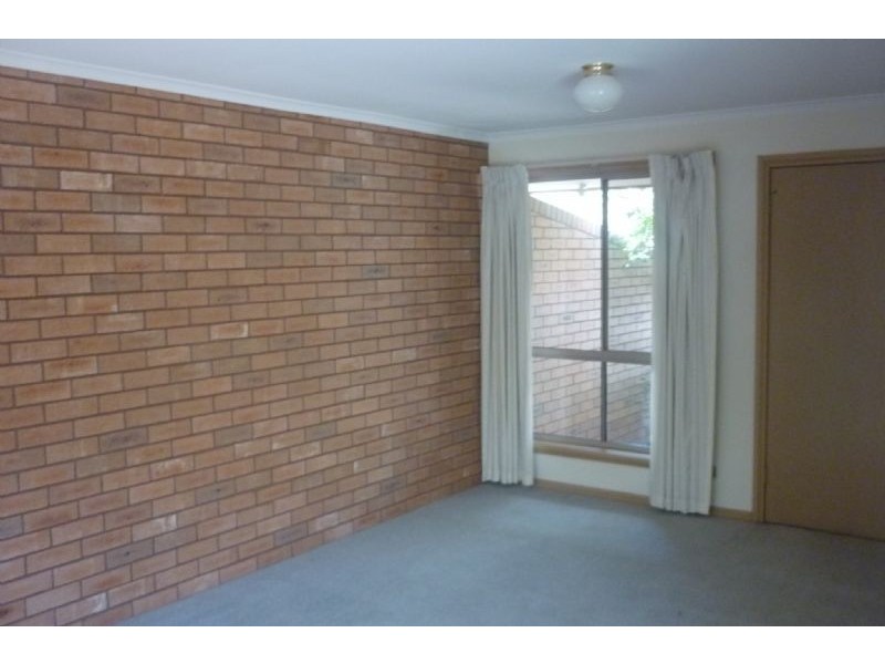 2/21 Barker Avenue, Shepparton VIC 3630