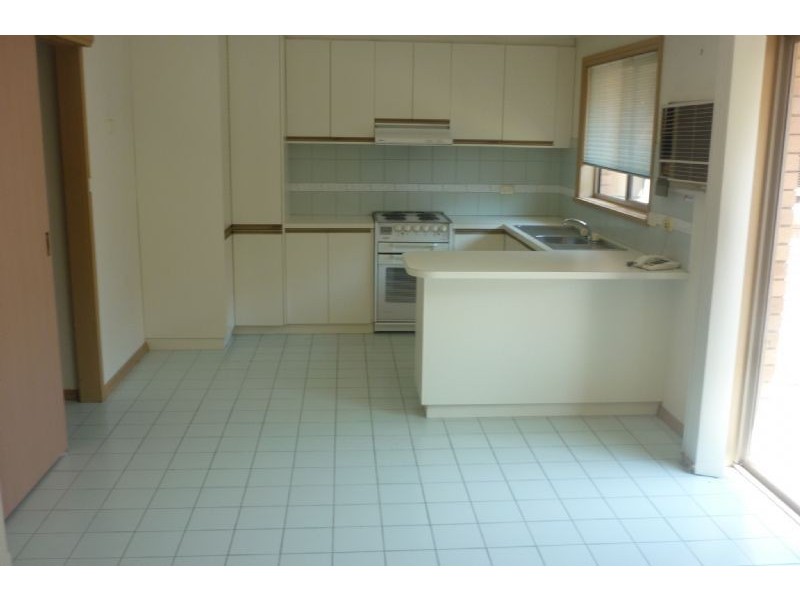 2/21 Barker Avenue, Shepparton VIC 3630