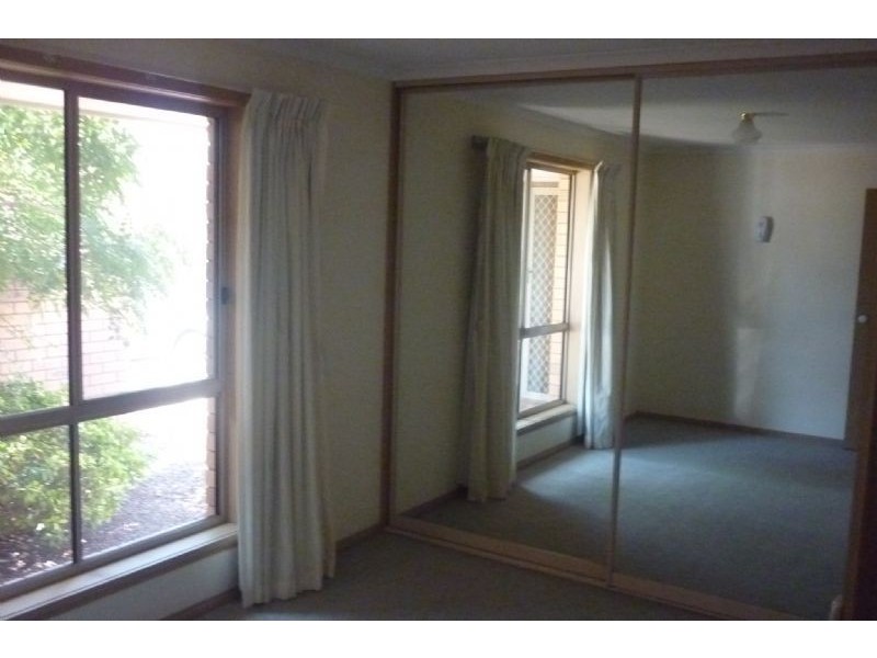 2/21 Barker Avenue, Shepparton VIC 3630