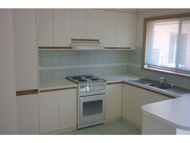 2/21 Barker Avenue, Shepparton VIC 3630