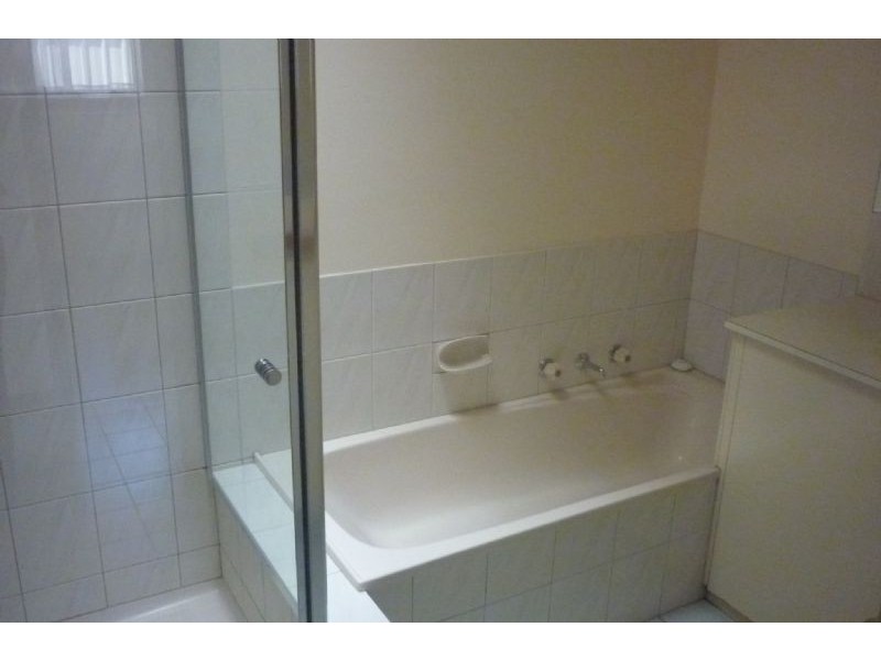 2/21 Barker Avenue, Shepparton VIC 3630