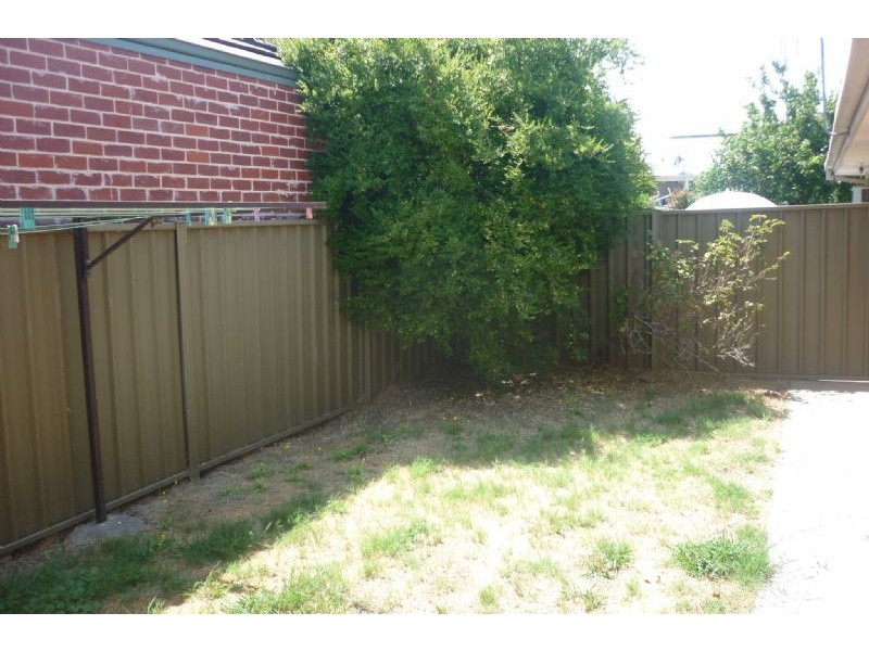 2/21 Barker Avenue, Shepparton VIC 3630