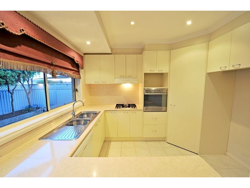 2/18 Maude, Shepparton VIC 3630