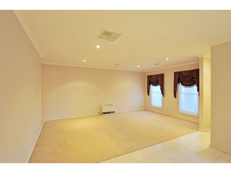 2/18 Maude, Shepparton VIC 3630