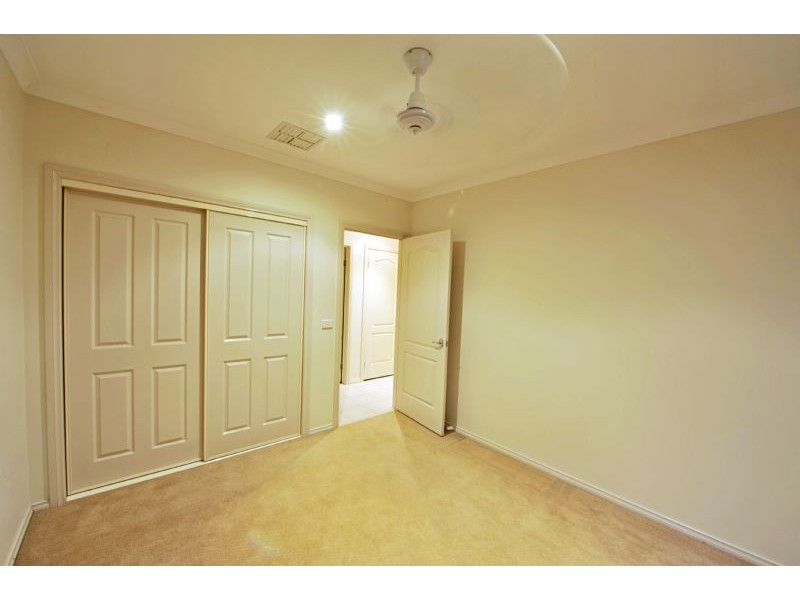 2/18 Maude, Shepparton VIC 3630