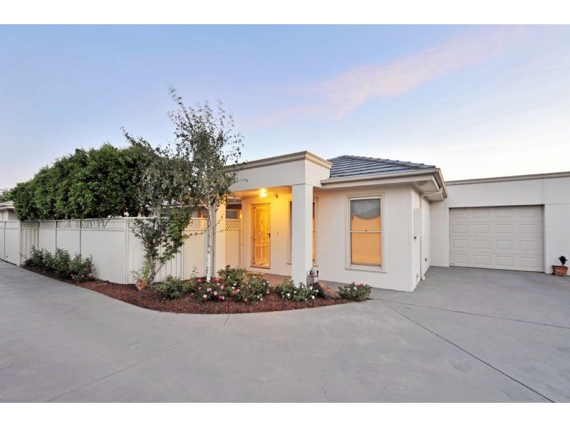 2/18 Maude, Shepparton VIC 3630