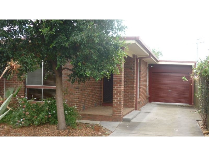 2/1 Birch, Shepparton VIC 3630