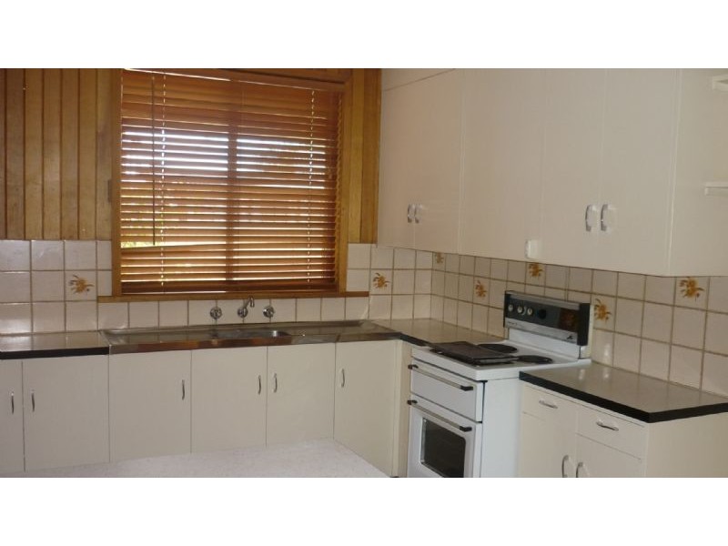 2/1 Birch, Shepparton VIC 3630