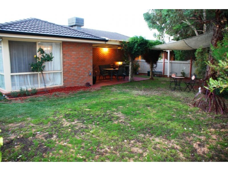 3 Hepburn Place, Kialla VIC 3631