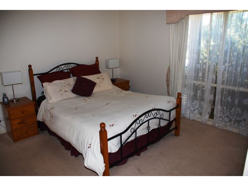 3 Hepburn Place, Kialla VIC 3631