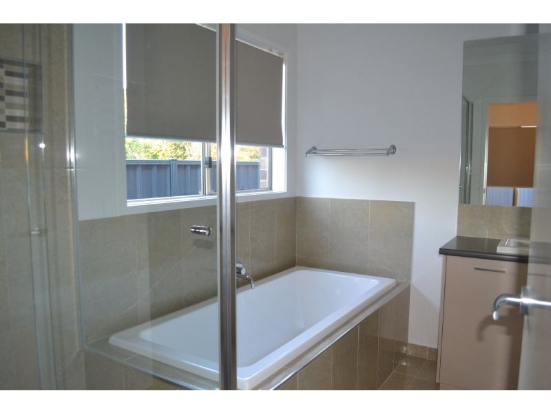 2/22 Granthorn Street, Shepparton VIC 3630