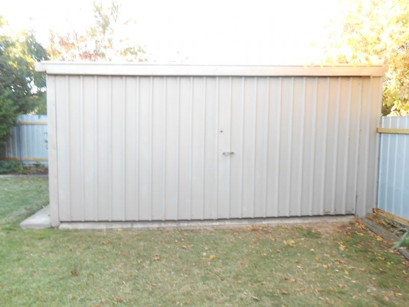 8 Dampier Avenue, Shepparton VIC 3630