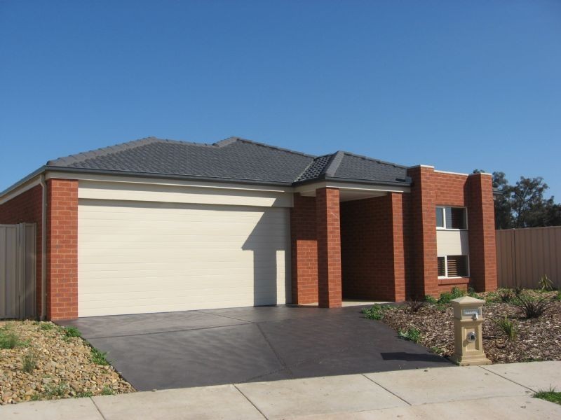 10 Imperial Drive, Kialla VIC 3631