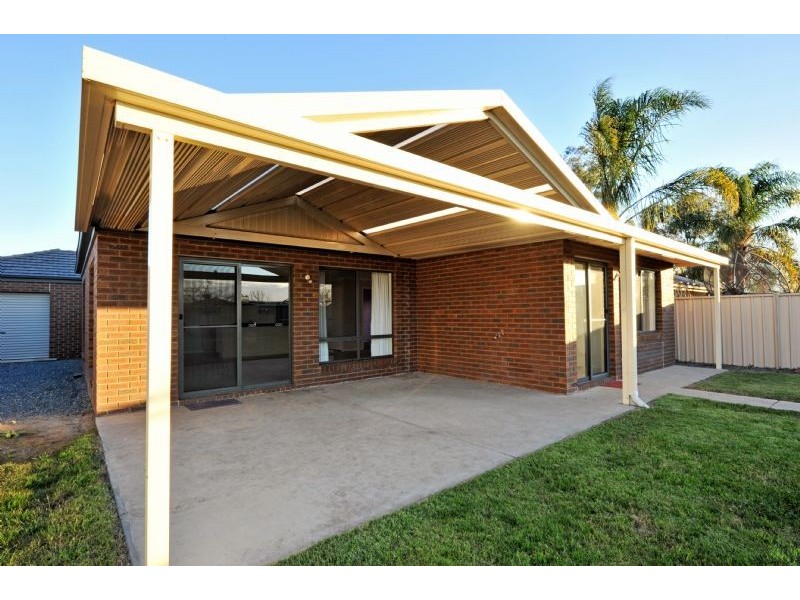2 Almond Place, Shepparton VIC 3630