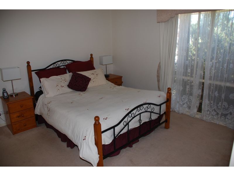 3 Hepburn Place, Kialla VIC 3631