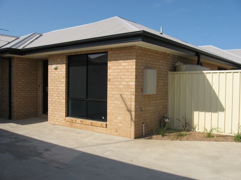 2/17 Barker Avenue, Shepparton VIC 3630