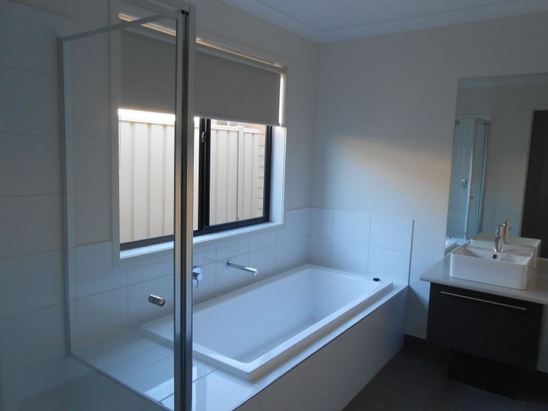 9 Teatree Place, Kialla VIC 3631