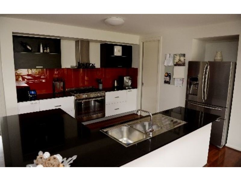 15 Brambuck Avenue, Kialla VIC 3631