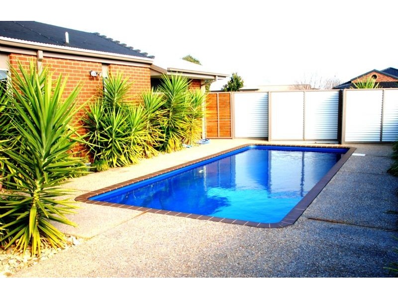 15 Brambuck Avenue, Kialla VIC 3631