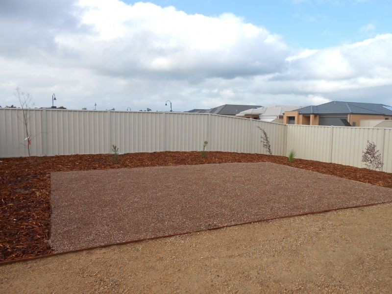 10 Tea Tree Place, Kialla VIC 3631