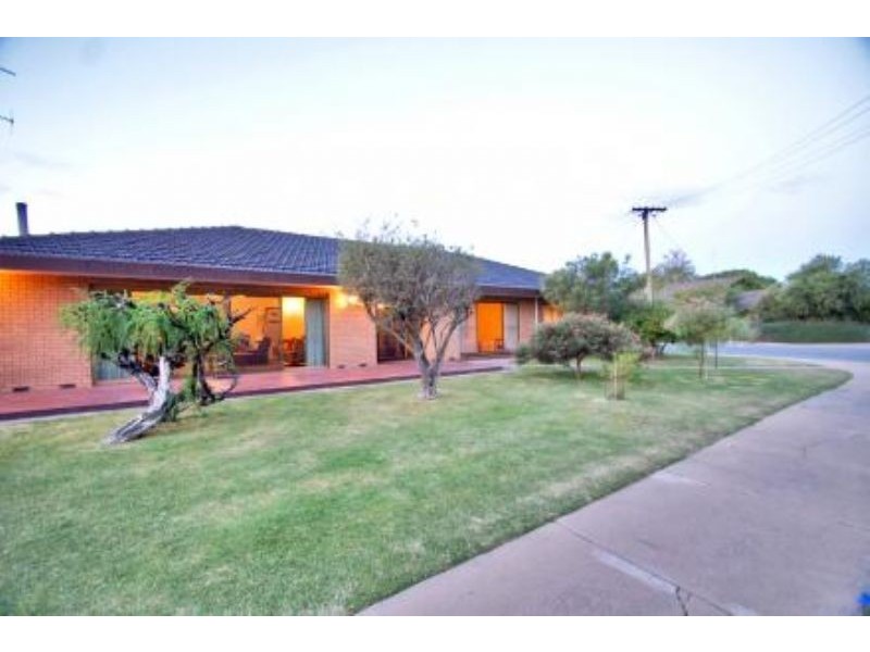 61 Lincoln Drive, Shepparton VIC 3630