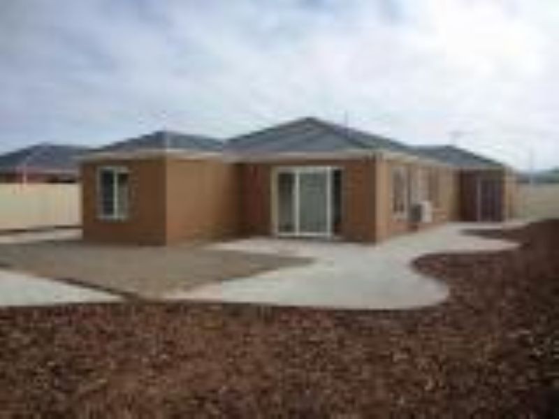 18 Westminster Avenue, Shepparton VIC 3630