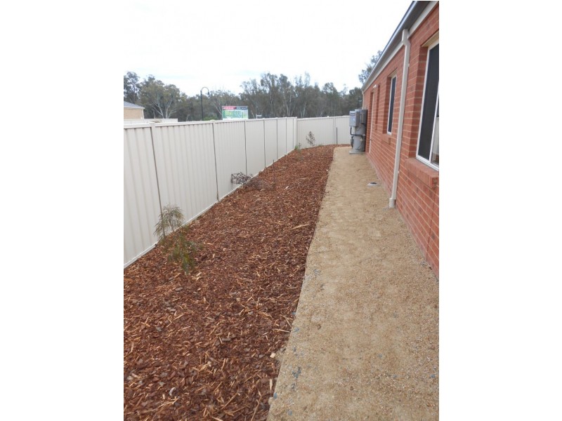 1 Tea Tree Place, Kialla VIC 3631