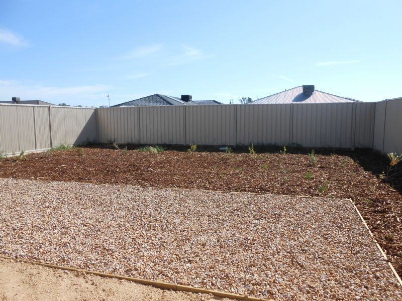 2 Flametree Avenue, Kialla VIC 3631