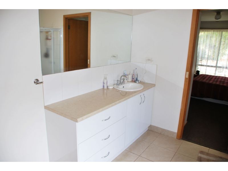 15 Ansell Crecent, Shepparton VIC 3630