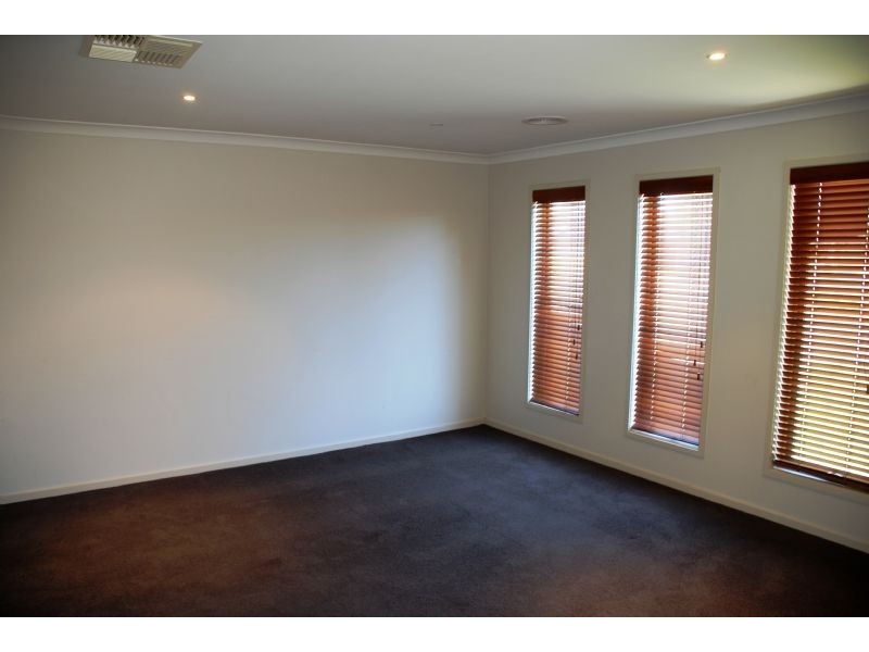 14 Jindabyne Court, Kialla VIC 3631