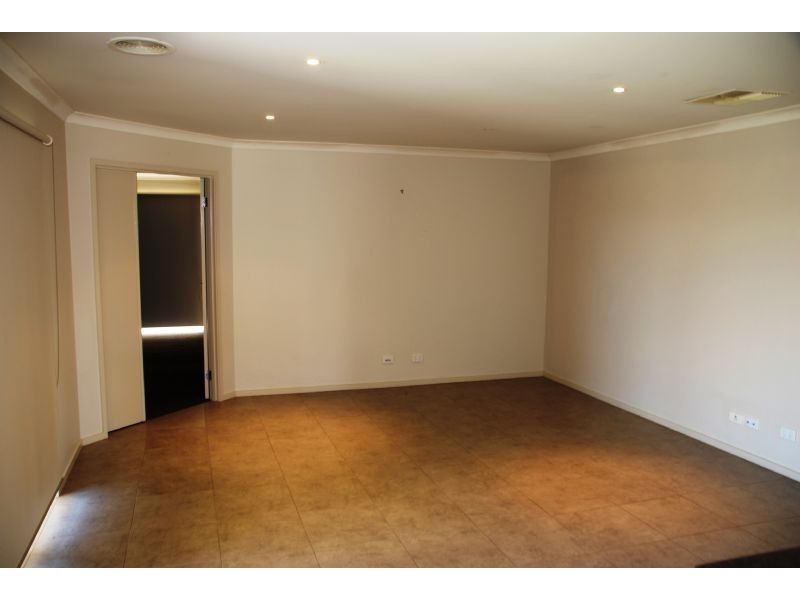 14 Jindabyne Court, Kialla VIC 3631