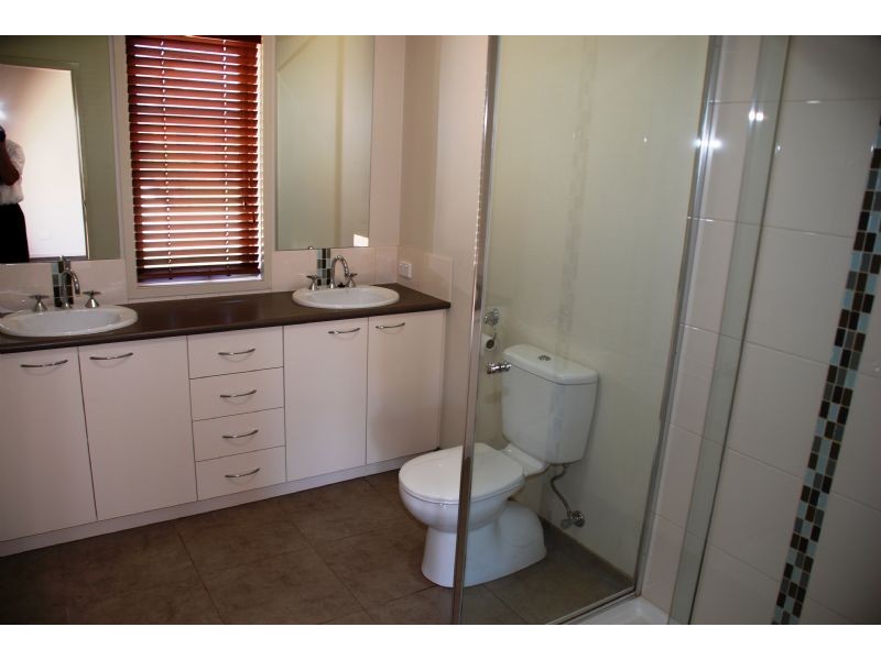 14 Jindabyne Court, Kialla VIC 3631